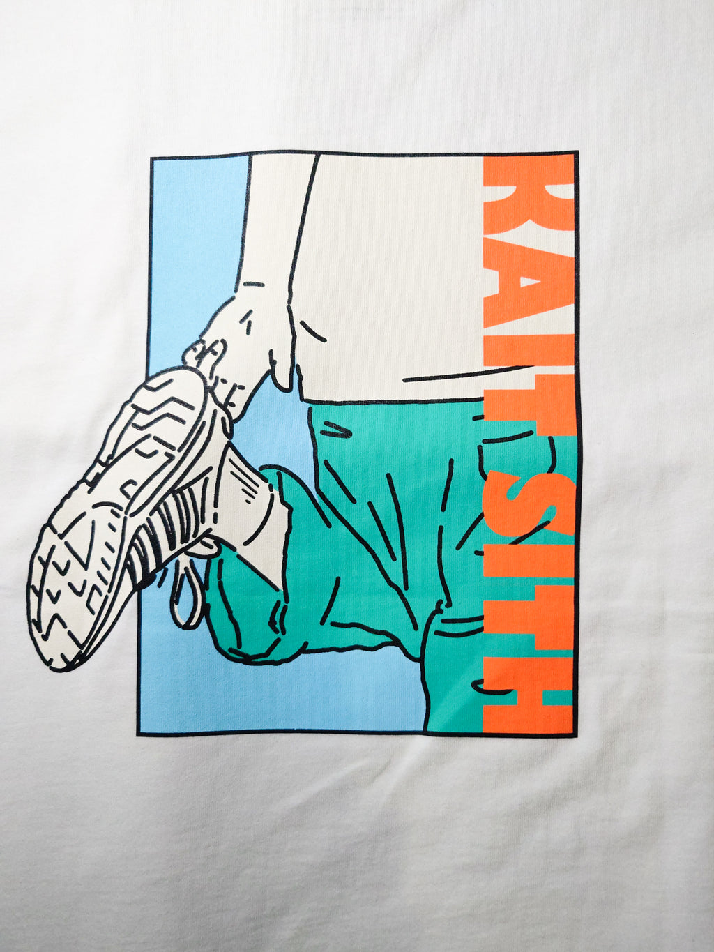 GRAPHIC TEE WHITE