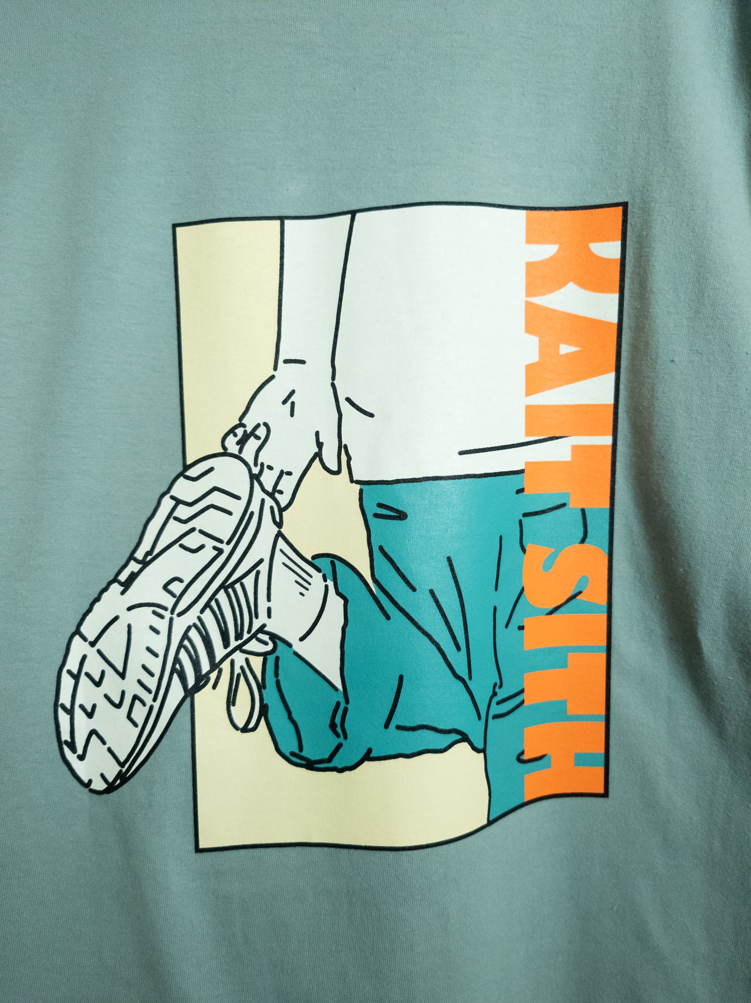 GRAPHIC LONG TEE SMOKY GREEN
