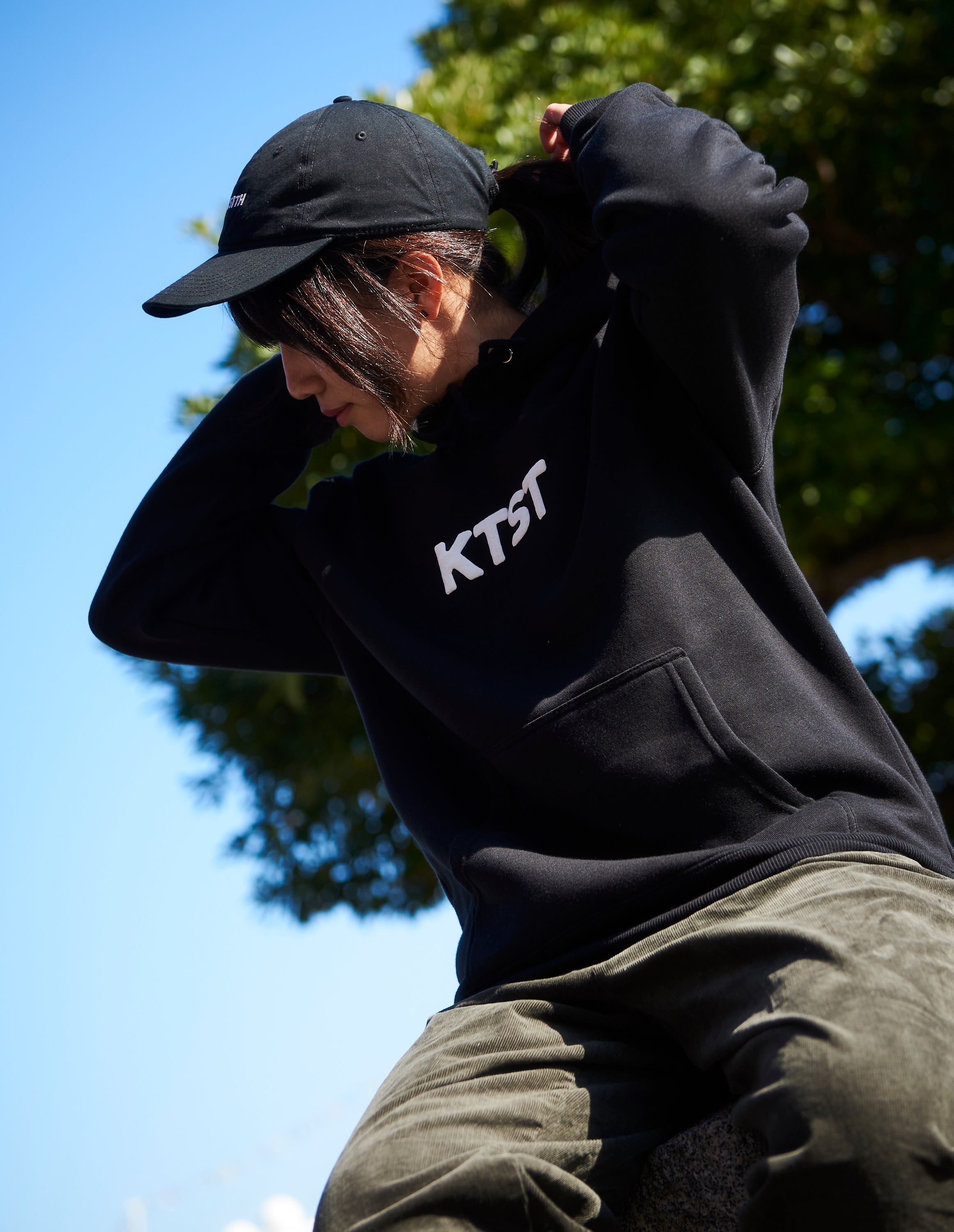 Pop Log Hoodie Black