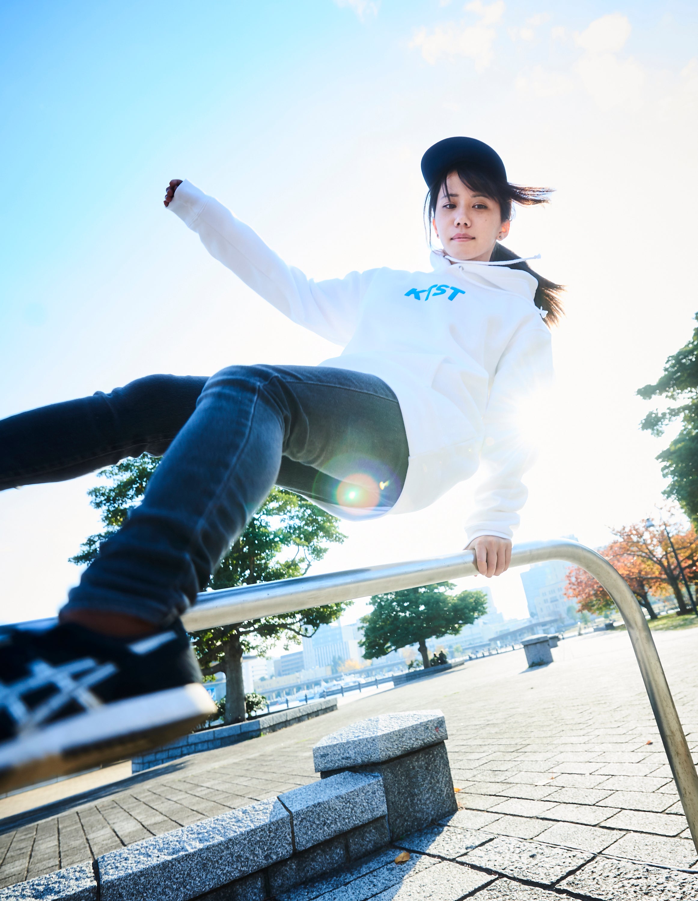 Pop Log Hoodie White